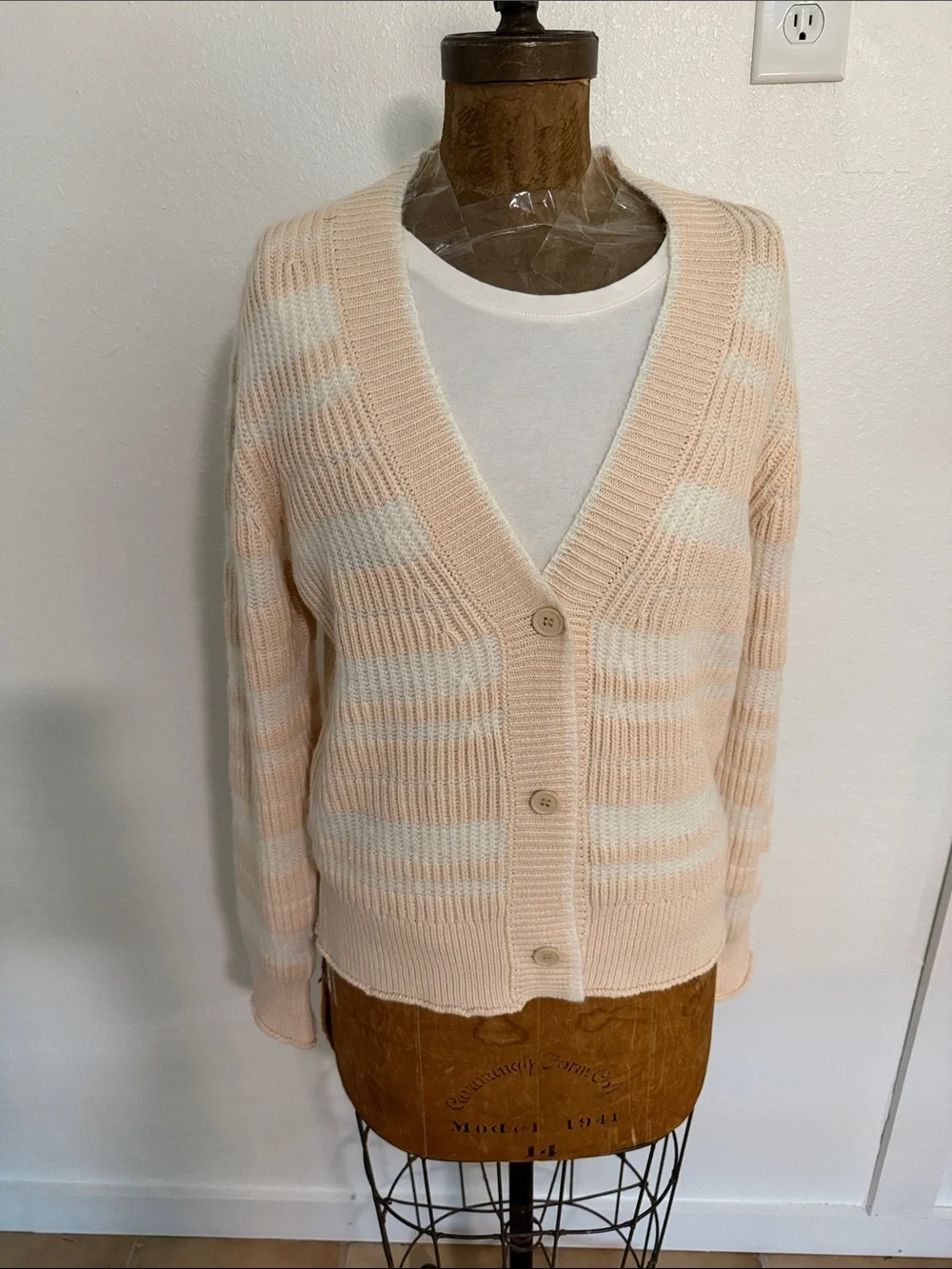 NWT Mystree Soft Peach Stripe V-Neck Cardigan Sweater Size S